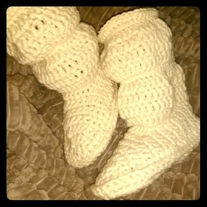 Crochet slouchy boots